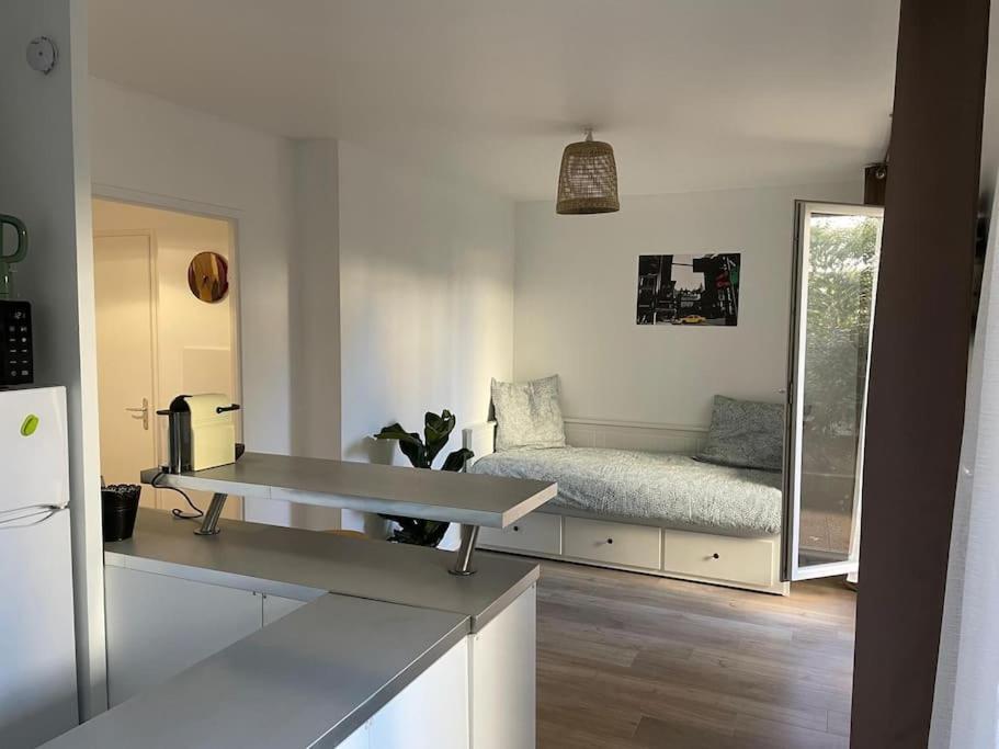 Studio 28 M2 & Jardin Privatif 20 M2 Montigny-le-Bretonneux ภายนอก รูปภาพ