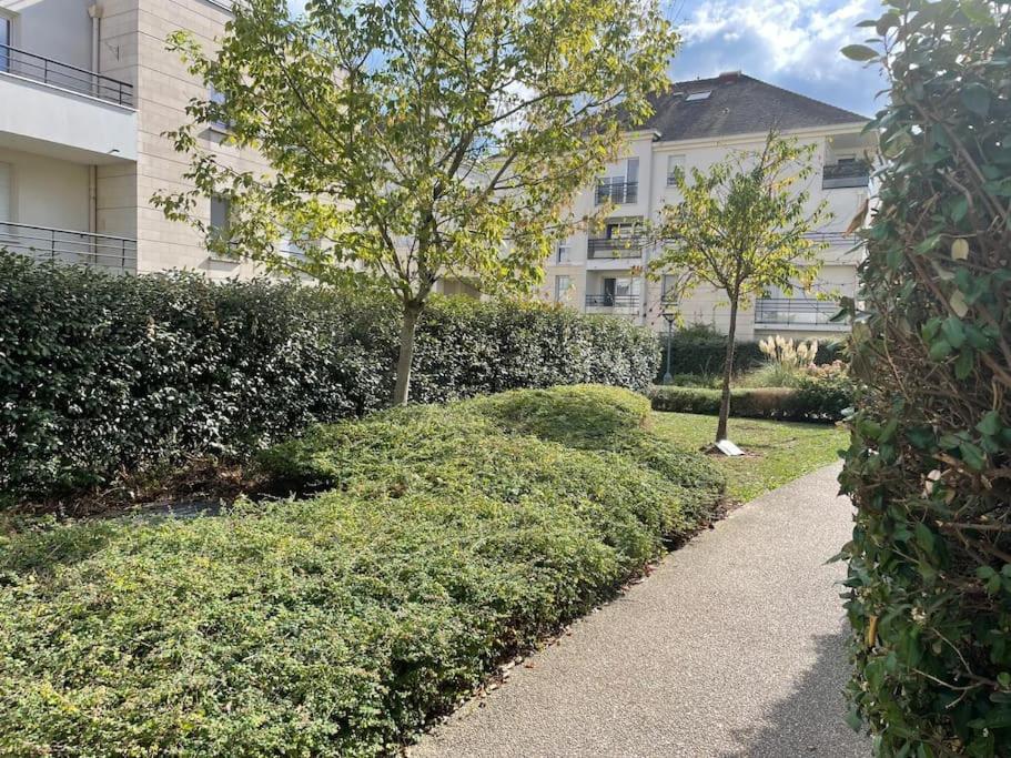 Studio 28 M2 & Jardin Privatif 20 M2 Montigny-le-Bretonneux ภายนอก รูปภาพ